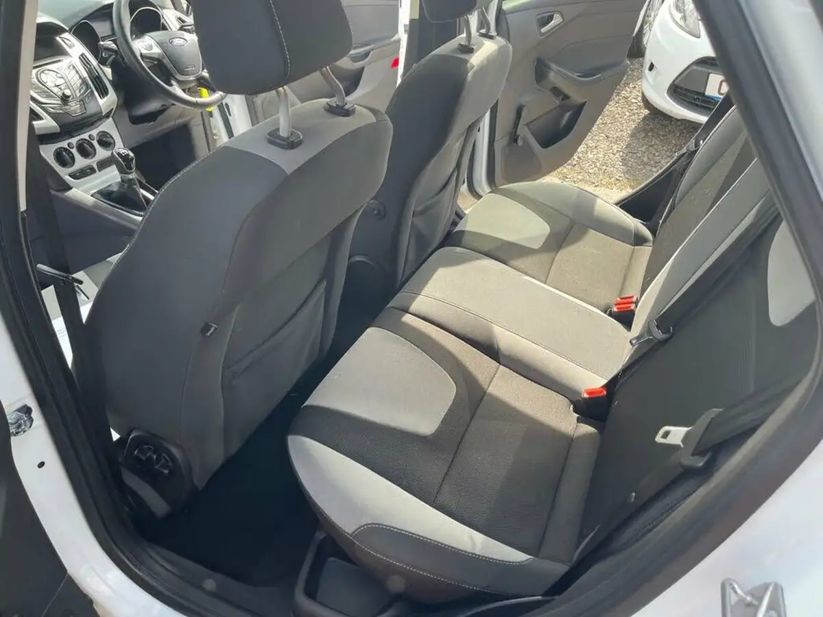 2012-ford-focus-16-zetec-ti-vct-125ps-hatchback-big-36