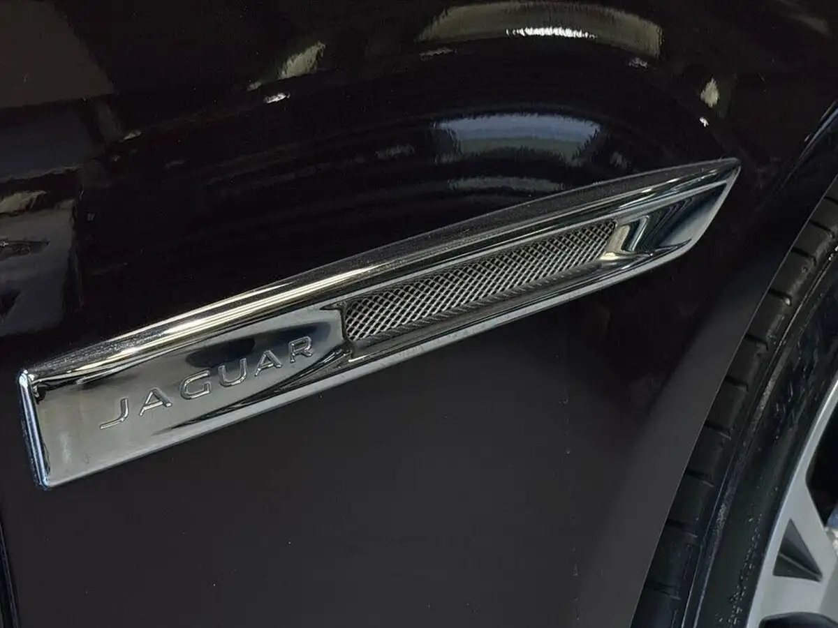 2019-jaguar-xj-series-30td-xj-portfolio-lwb-big-57
