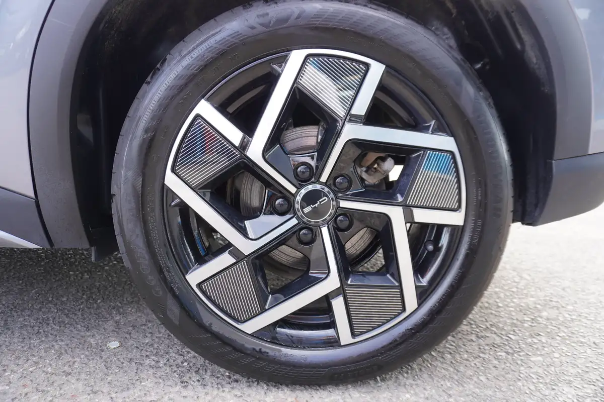2024-byd-atto-3-e-comfort-big-34