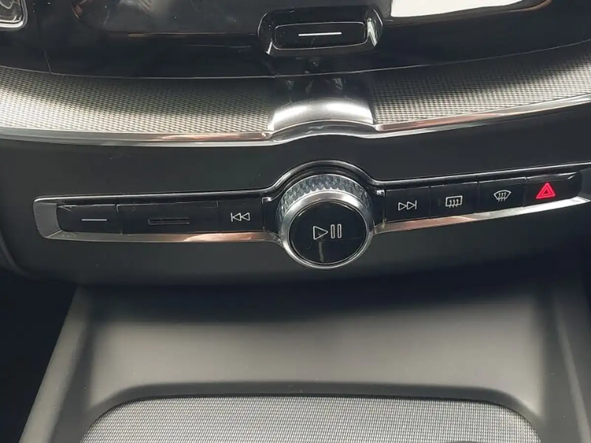 2024-volvo-xc60-20-b5-core-big-16