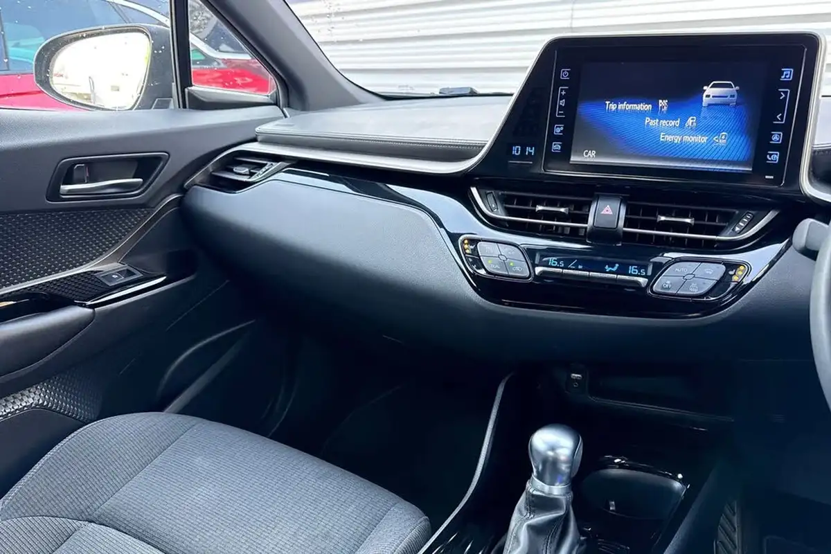 2019-toyota-c-hr-18-vvt-i-dynamic-big-19