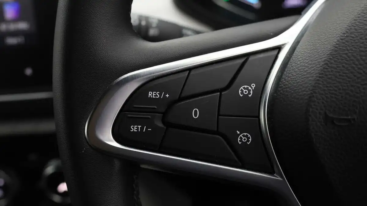 2022-renault-clio-16-s-edition-big-20