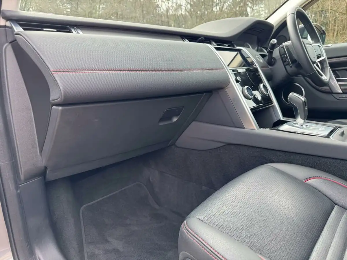 2022-land-rover-discovery-sport-15-p300e-r-dynamic-se-big-11