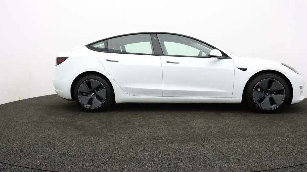 2021-tesla-model-3-e-long-range-4x4-big-33