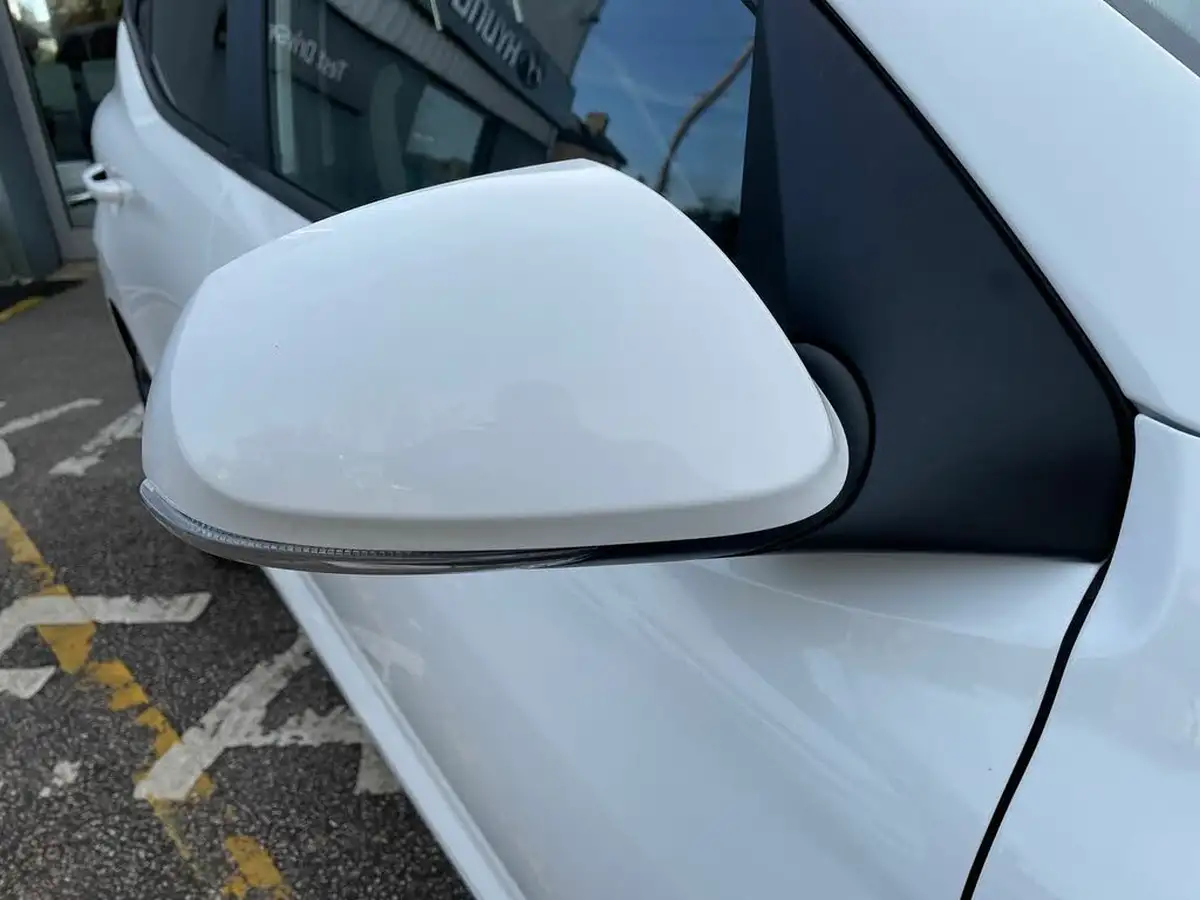 2022-hyundai-i10-10-premium-big-21