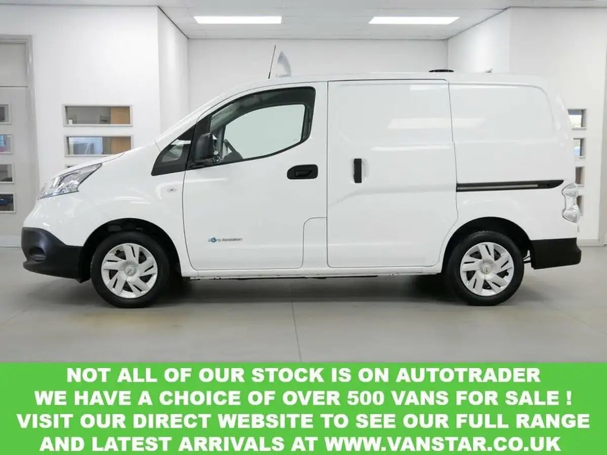 2021-nissan-env200-e-acenta-glaz-packcold-pckmesh-part-wallnav-big-13