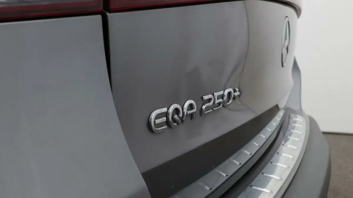 2023-mercedes-benz-eqa-e-eqa-250-amg-line-big-21