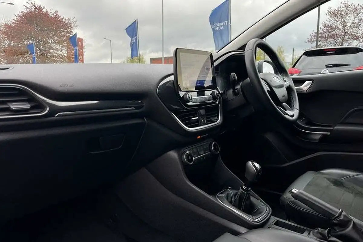 2023-ford-fiesta-big-17