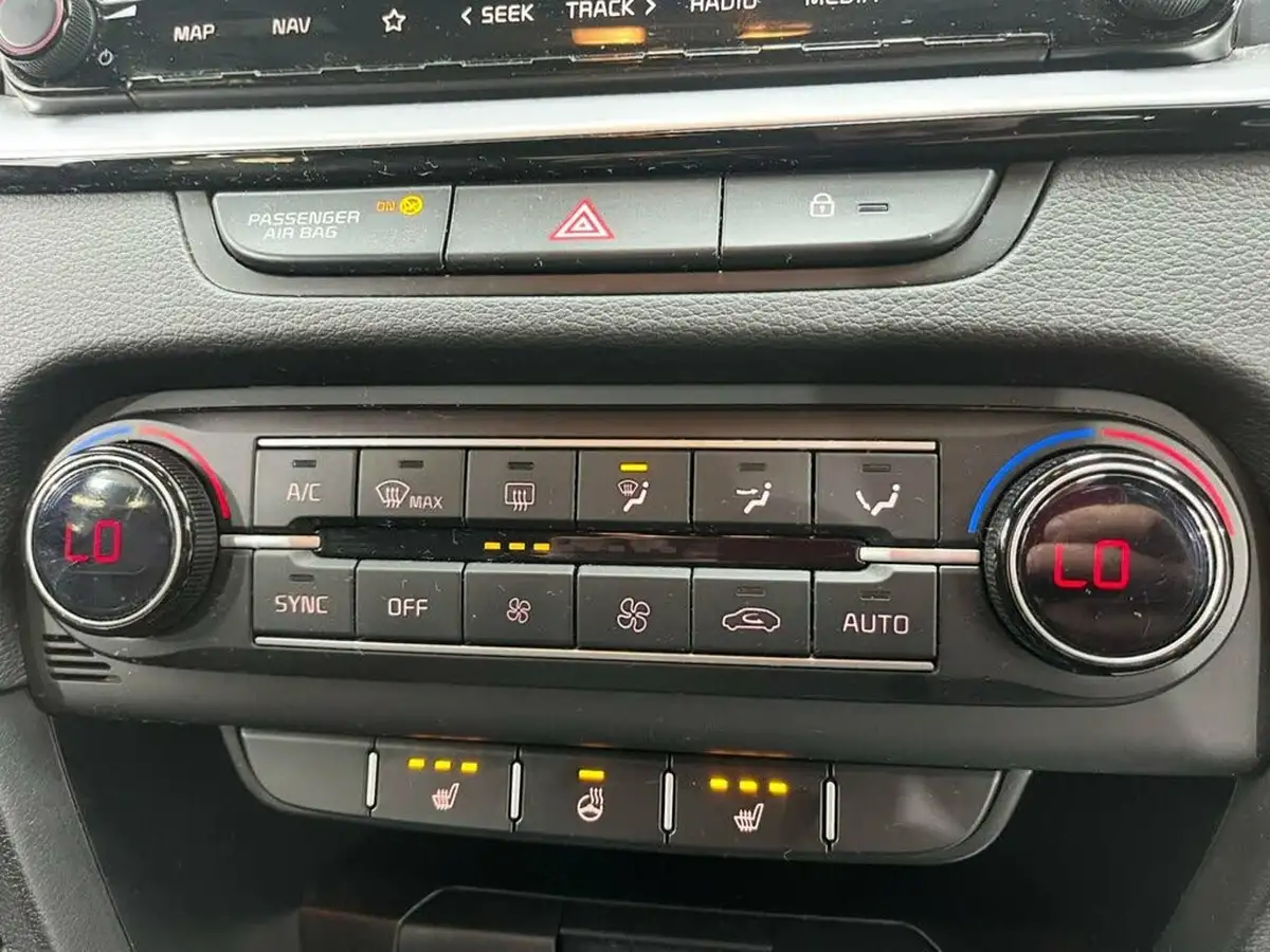 2022-kia-ceed-15-t-gdi-gt-line-big-22