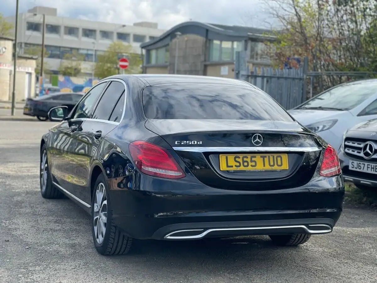 2015-mercedes-benz-c-class-21td-c250d-sport-21d-ss-saloon-4d-big-4