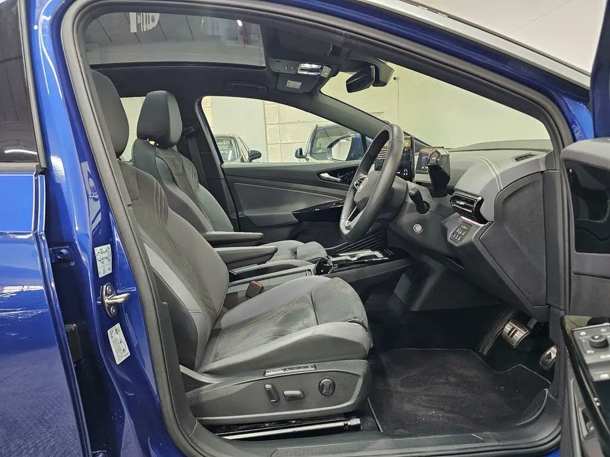 2023-volkswagen-id5-e-tech-204ps-performance-big-9