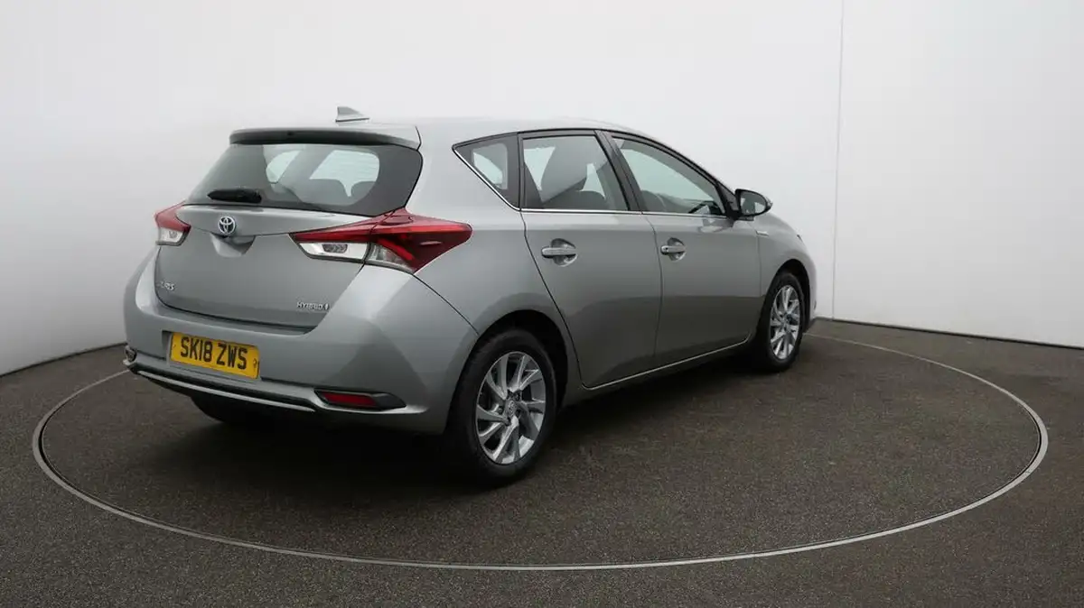 2018-toyota-auris-18-vvt-i-hsd-icon-tech-hatchback-big-7