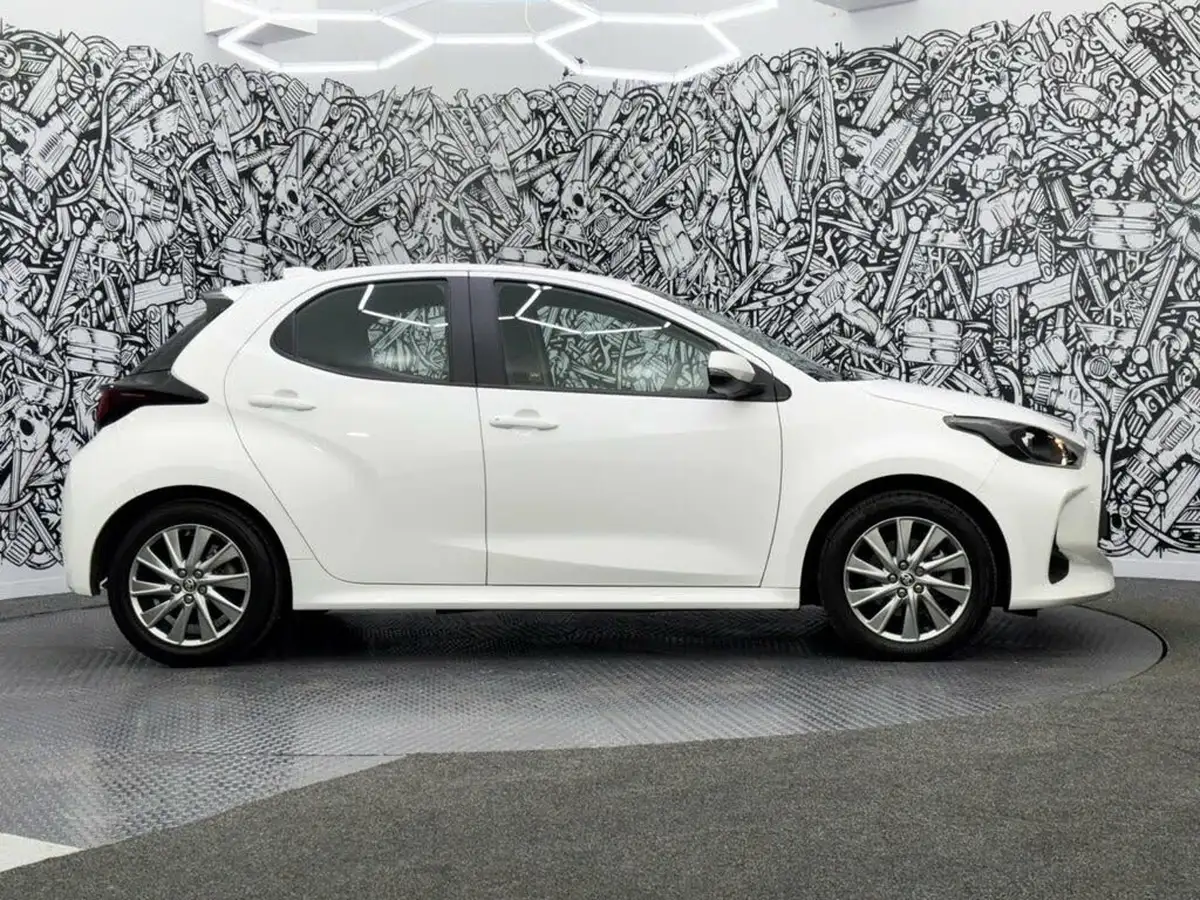 2022-toyota-yaris-15-vvt-i-icon-big-9