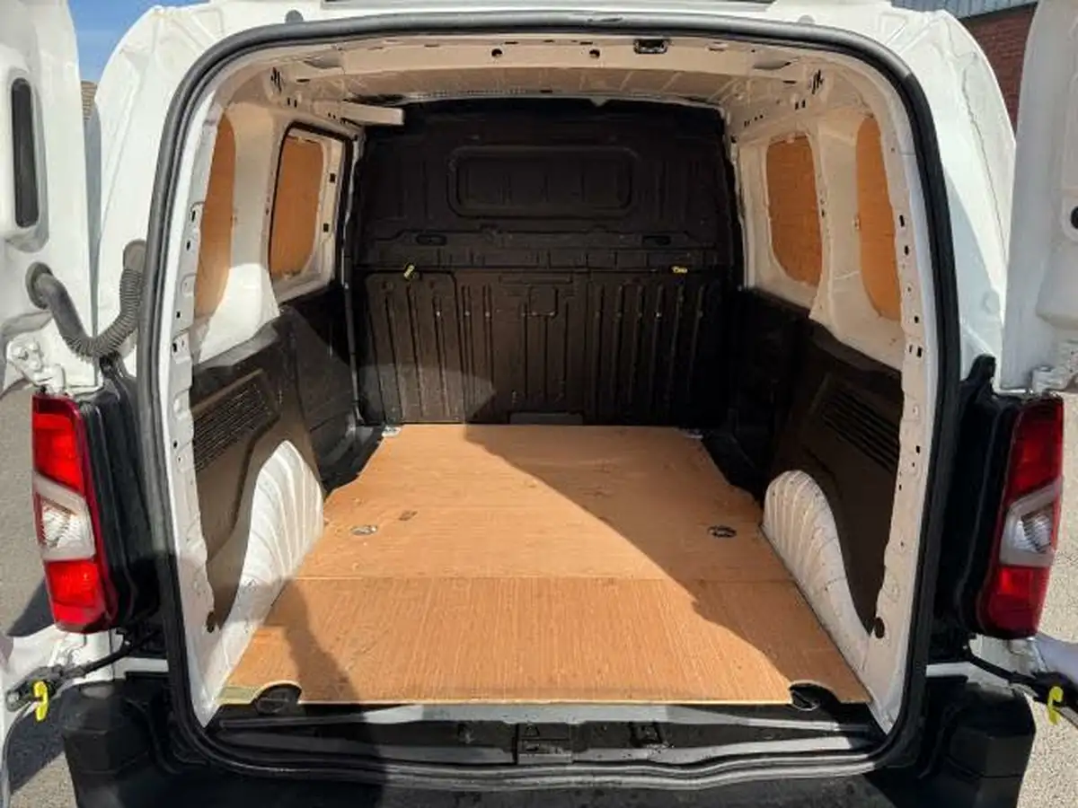 2021-peugeot-partner-15-bluehdi-1000-professional-100ps-eu6dt-panel-big-37