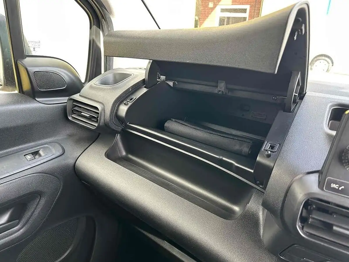 2021-vauxhall-combo-15cdti-dynamic-2300-100pseu6dt-l2h1-panel-big-31