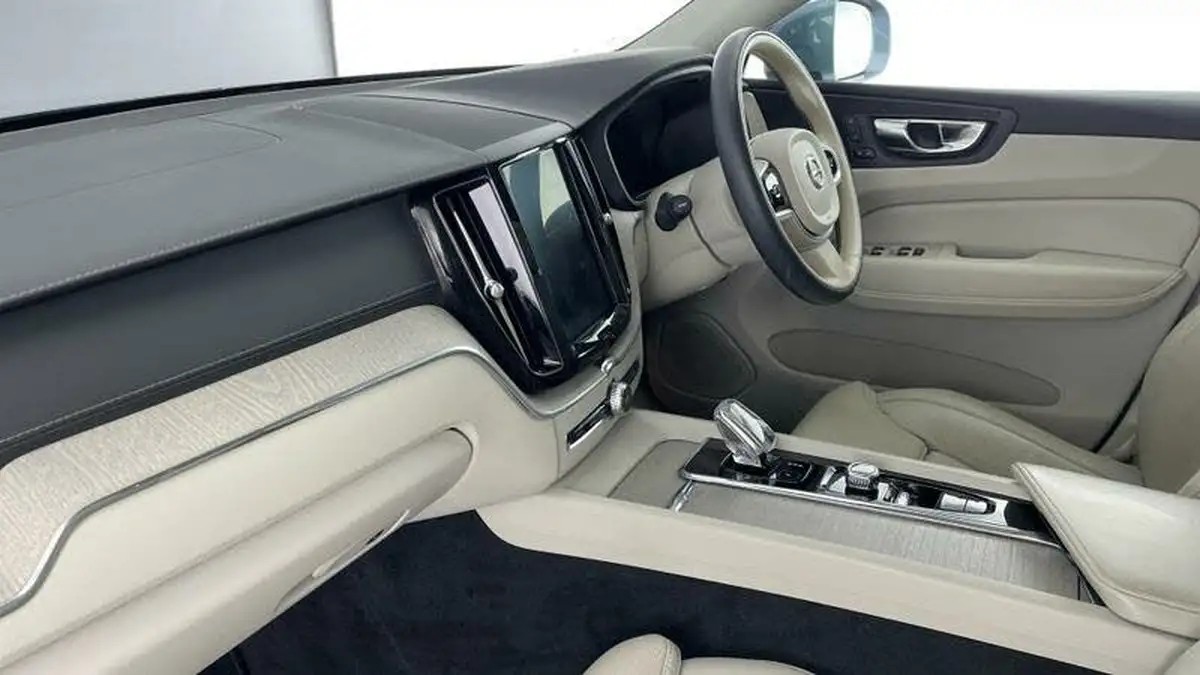 2020-volvo-xc60-20td-b4-inscription-pro-awd-big-1