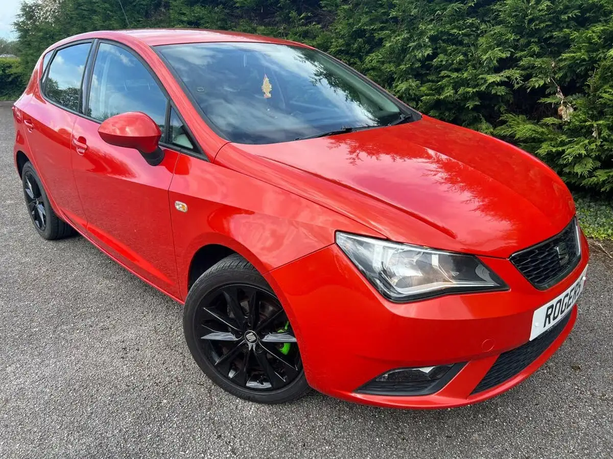 2016-seat-ibiza-10-vista-hatchback-5d-big-1