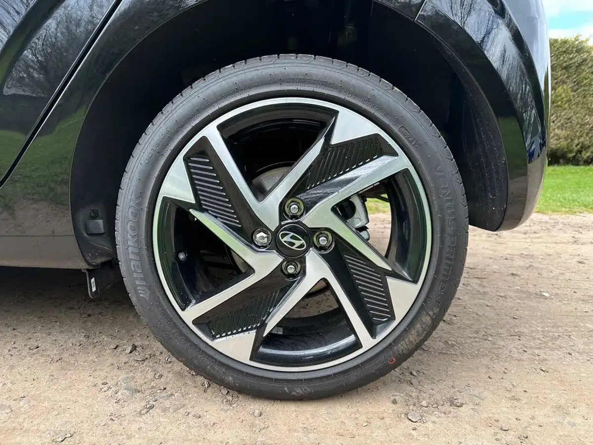 2024-hyundai-i10-12-premium-79ps-big-16
