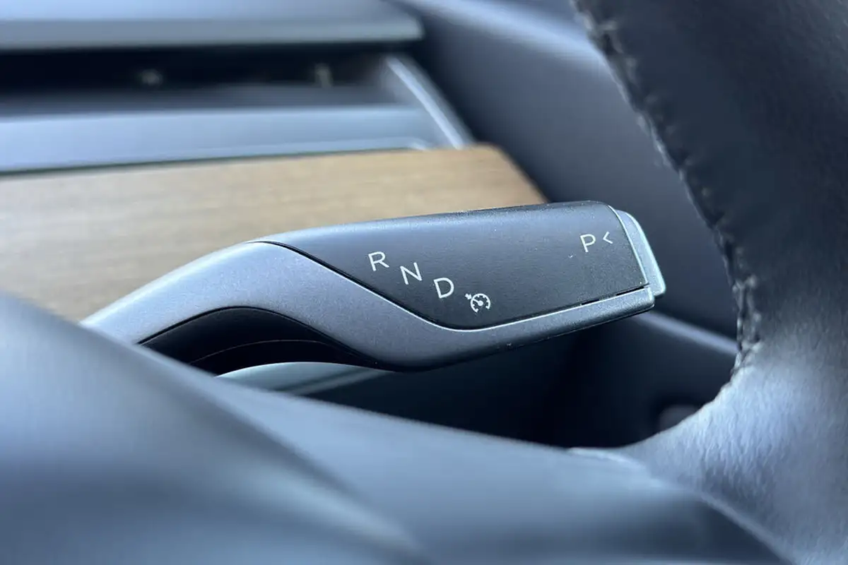 2020-tesla-model-3-e-long-range-big-11