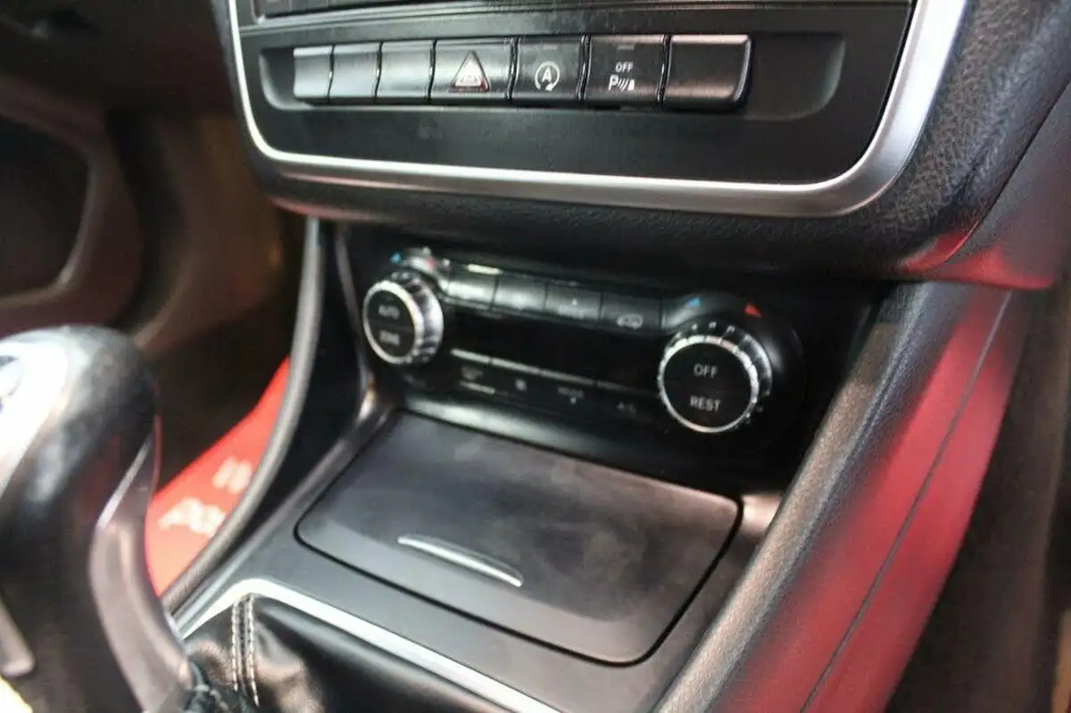 2015-mercedes-benz-cla-21cdi-cla-200-sport-136bhp-ss-coupe-4d-big-35