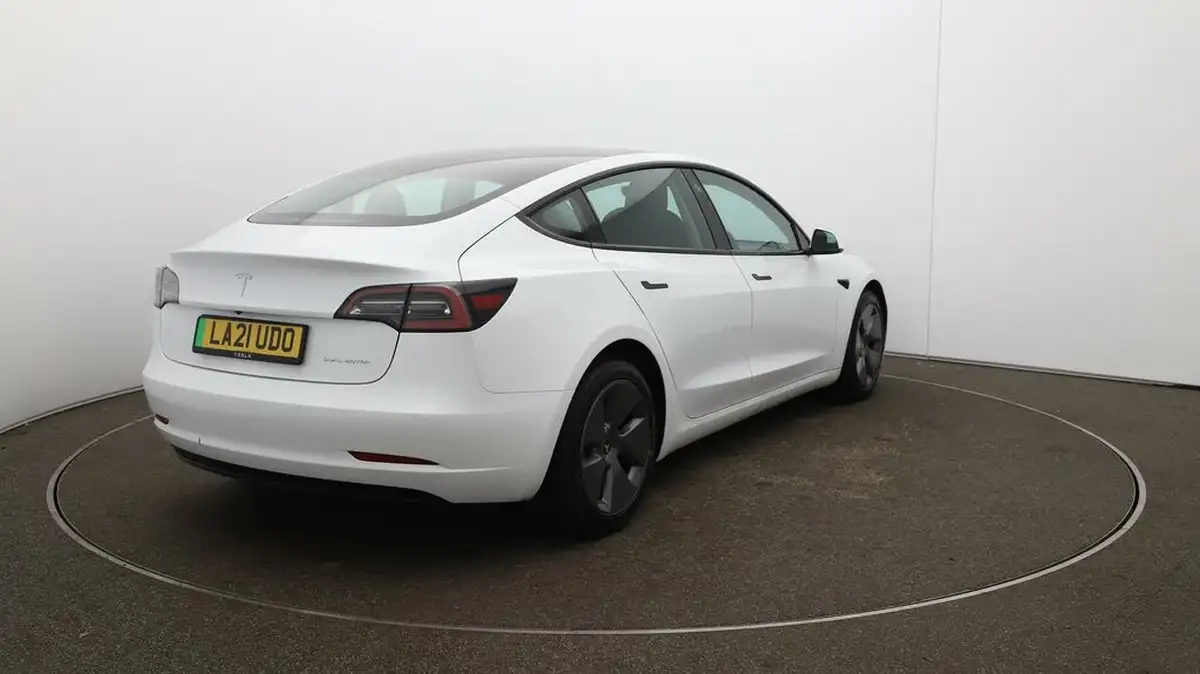 2021-tesla-model-3-e-long-range-4x4-big-45