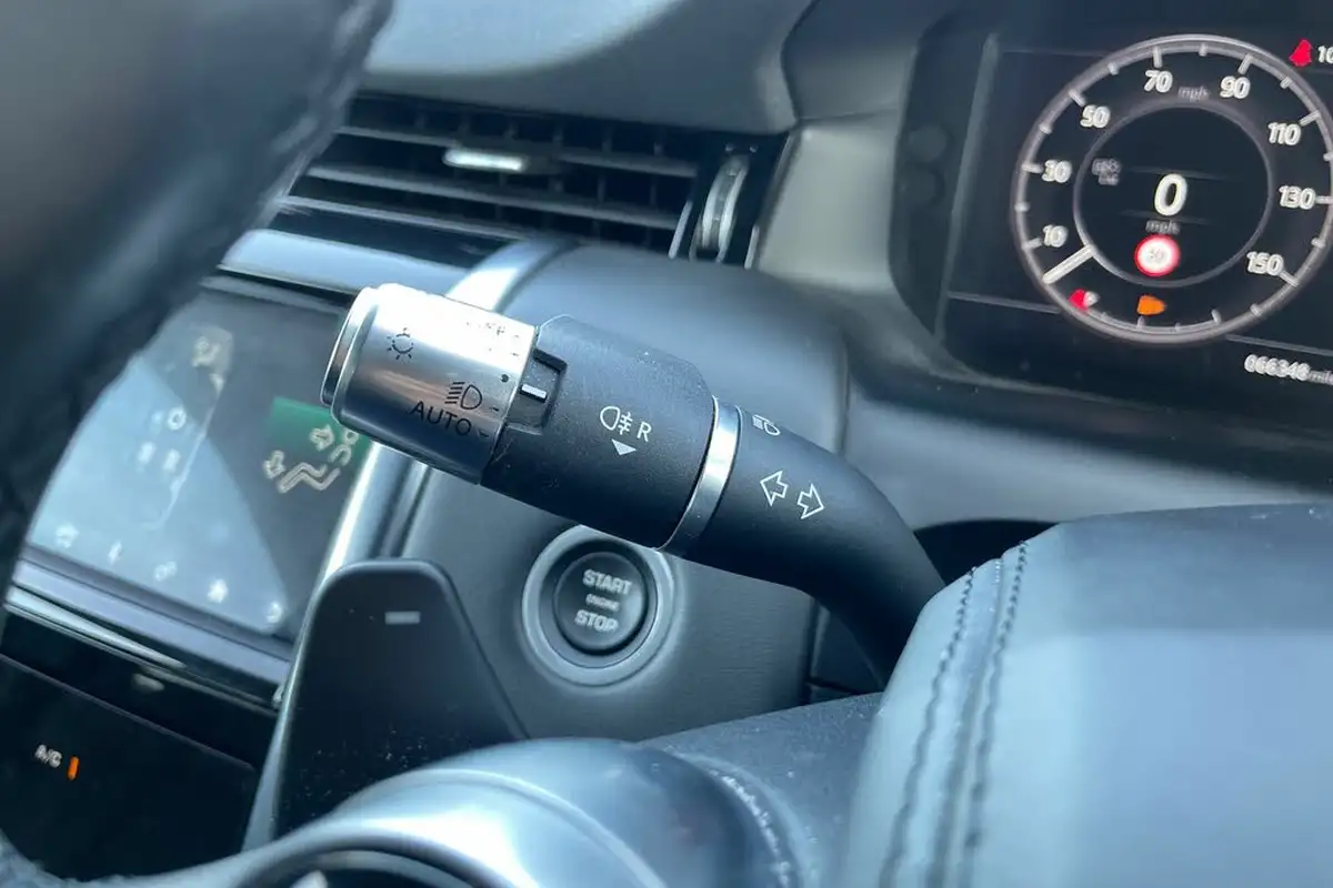 2019-land-rover-discovery-sport-20-d180-r-dynamic-hse-big-32