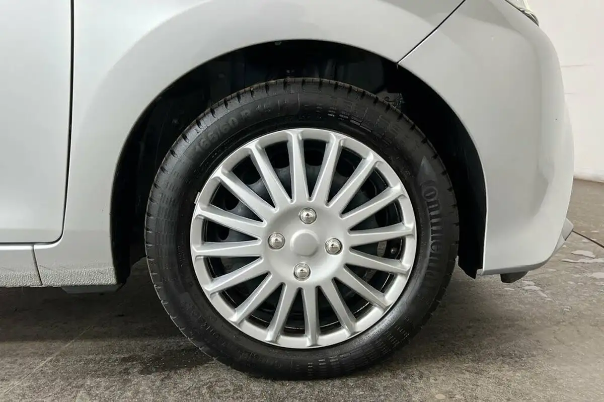 2021-toyota-aygo-10-vvt-i-x-play-tss-big-10