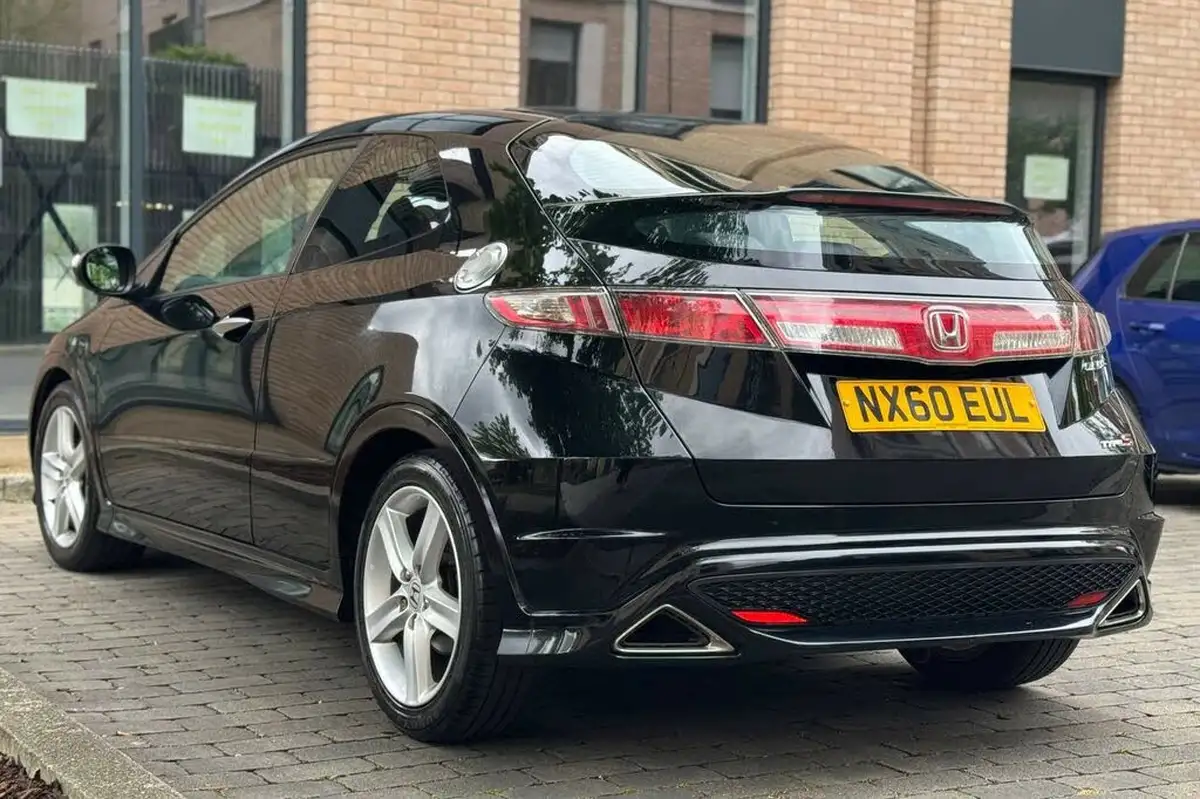 2010-honda-civic-18-type-s-gt-i-vtec-big-11