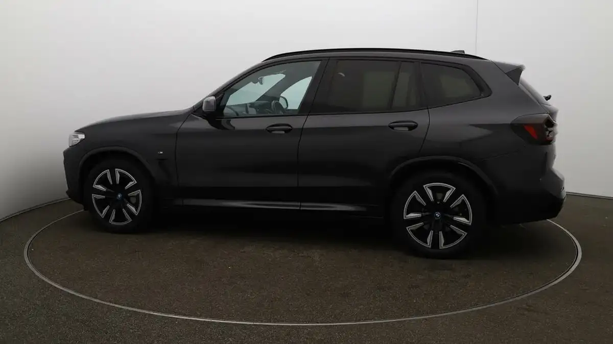 2022-bmw-ix3-e-m-sport-big-52