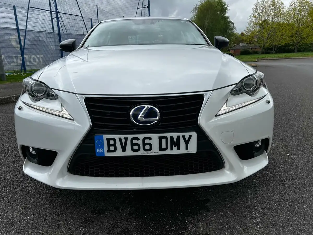 2016-lexus-is-300h-25-sport-big-2
