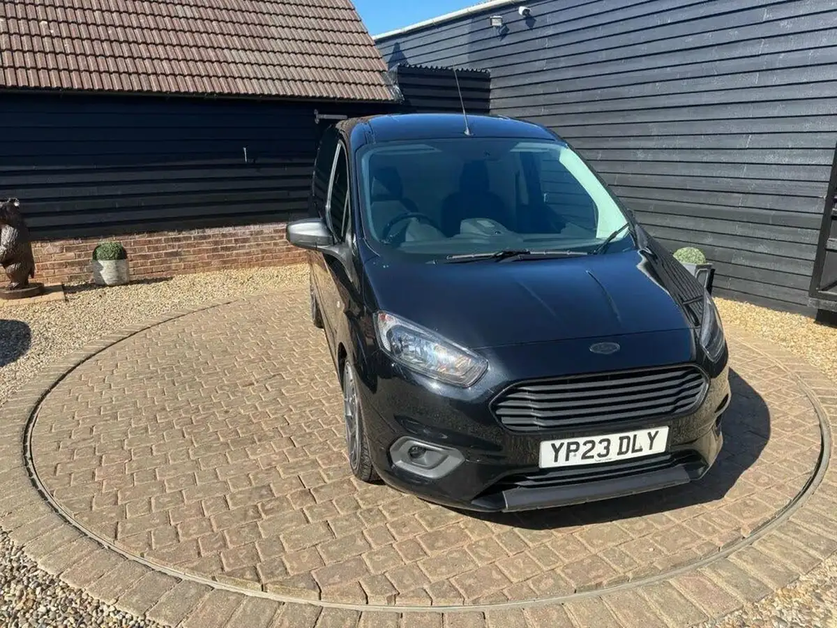 2023-ford-transit-courier-15tdci-sport-big-21
