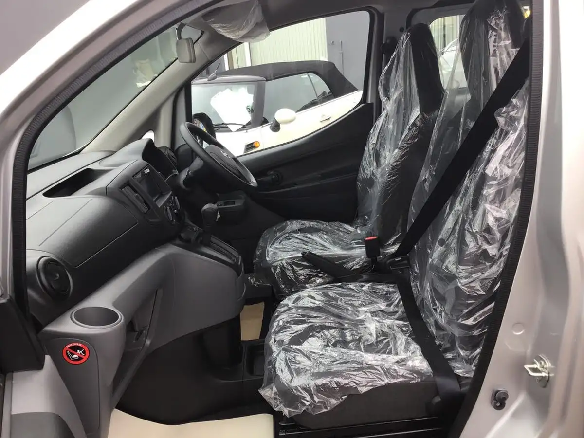 2021-nissan-nv200-big-10