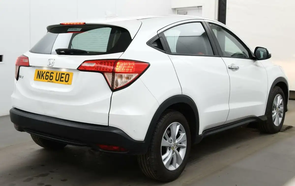 2016-honda-hr-v-15-i-vtec-s-big-3