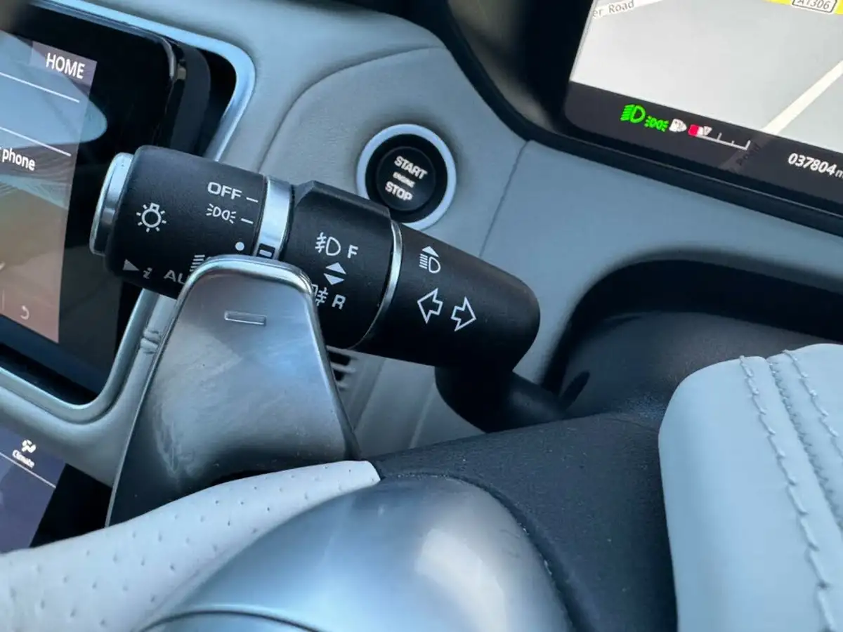 2018-land-rover-range-rover-velar-20-d240-r-dynamic-hse-big-23