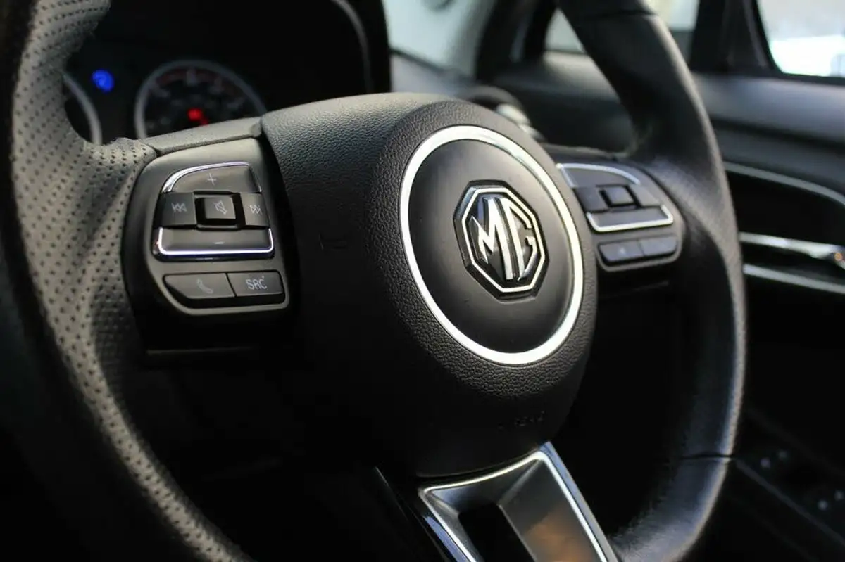 2023-mg-mg3-15-vti-tech-exclusive-nav-big-35