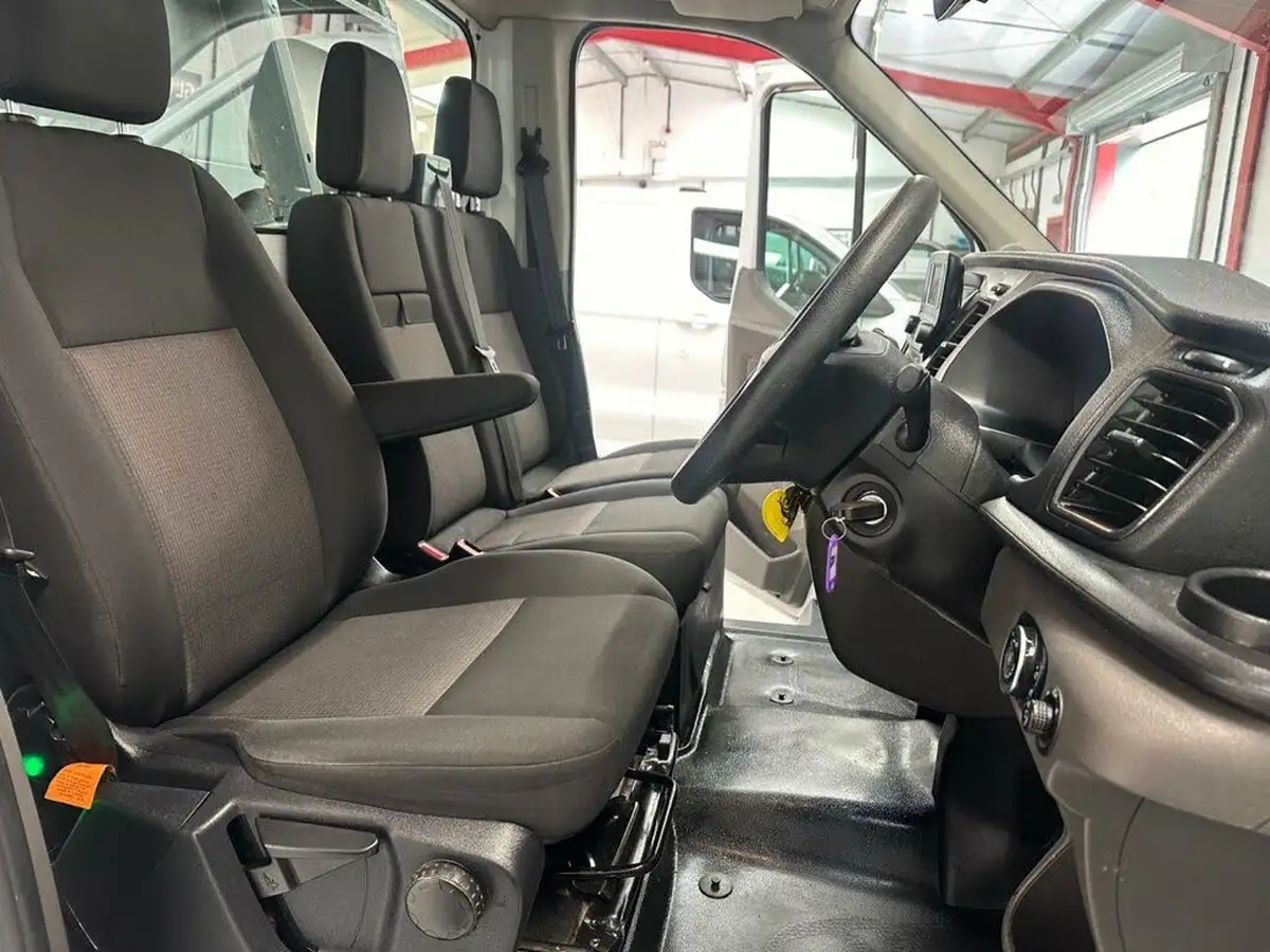 2022-ford-transit-20tdci-350-l2h1-leader-130pseu6dt-rwd-cab-big-10