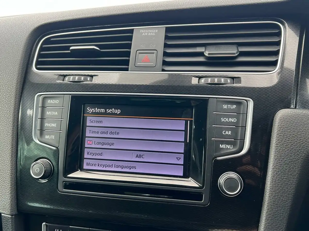 2014-volkswagen-golf-20tdi-gtd-bmt-5d-big-16