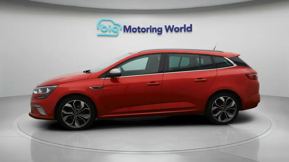 2020-renault-megane-13-tce-gt-line-sport-tourer-big-4