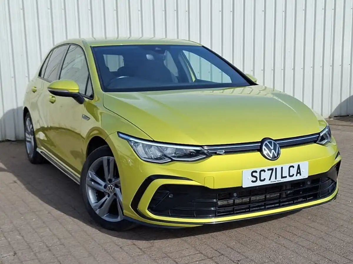 2022-volkswagen-golf-15-tsi-r-line-130ps-hatchback-big-0