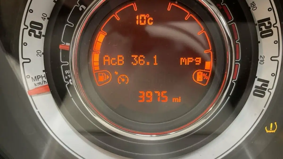 2024-fiat-500c-10-big-23