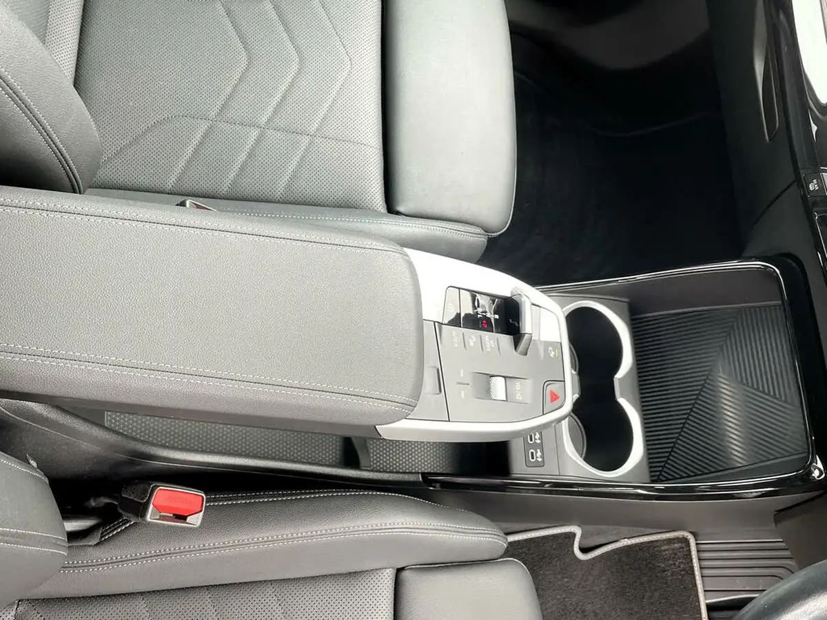 2023-bmw-x1-20td-sdrive18d-xline-big-52