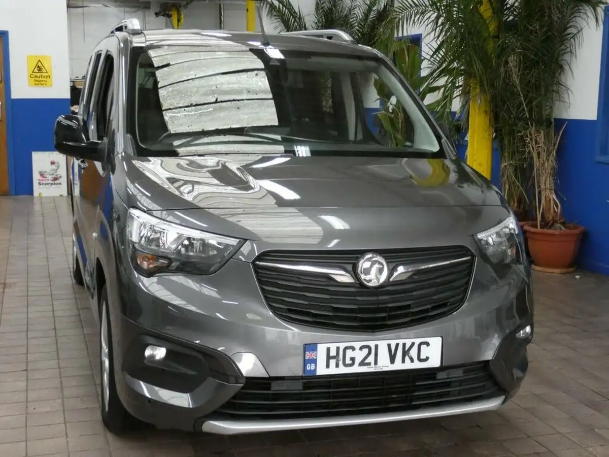 2021-vauxhall-combo-life-12i-elite-xl-big-8