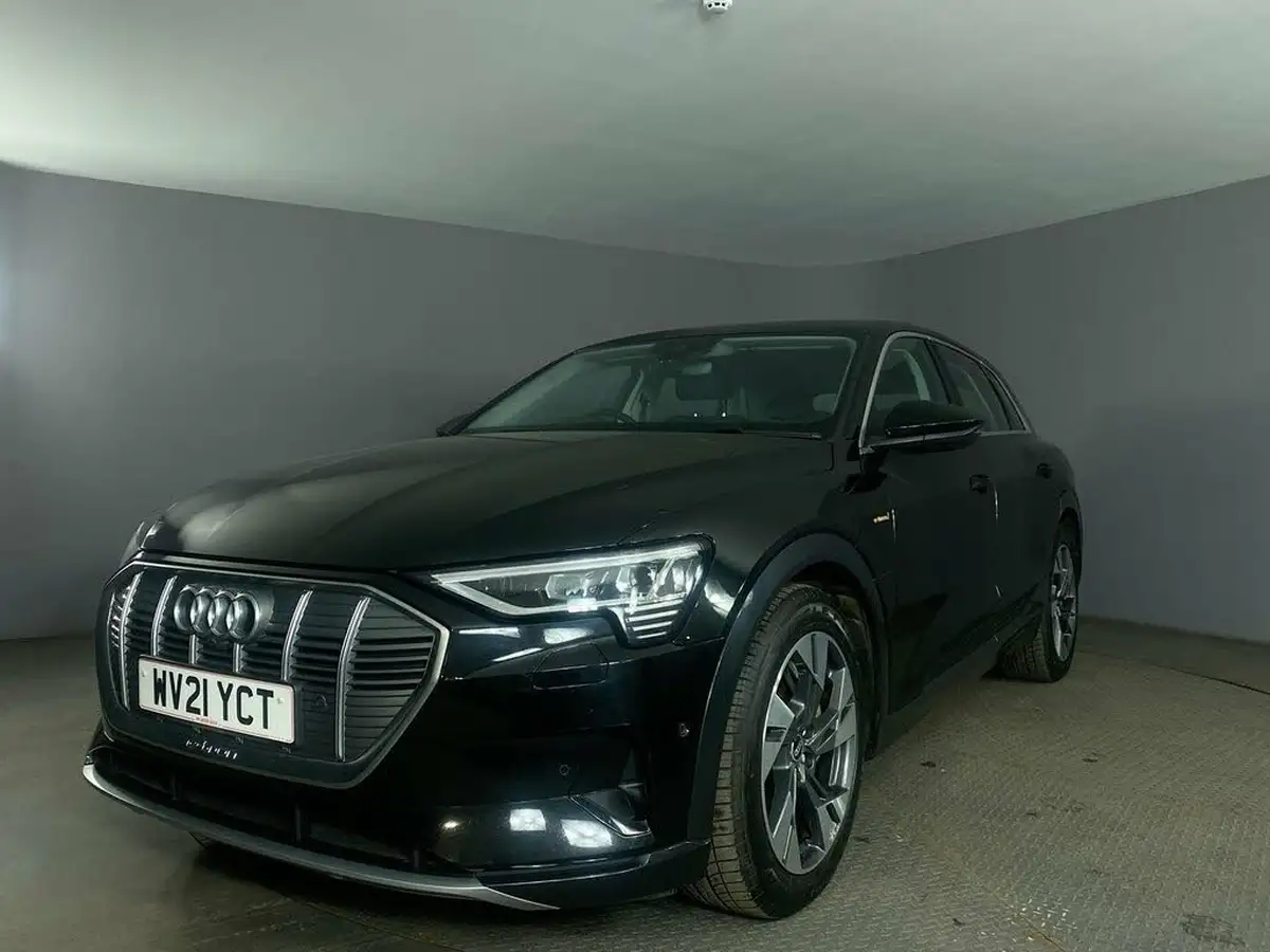 2021-audi-e-tron-50e-sport-station-wagon-big-3