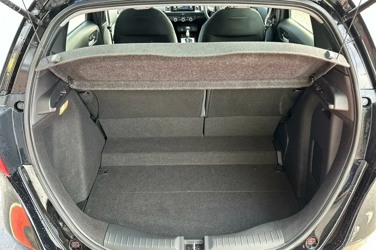 2022-honda-jazz-15-i-mmd-se-109ps-big-18