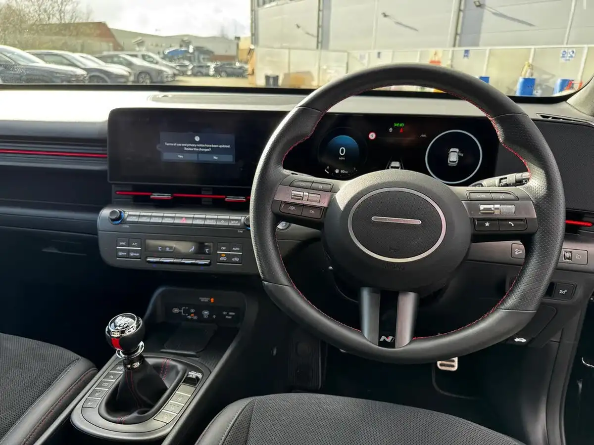 2024-hyundai-kona-10-t-gdi-n-line-s-100ps-two-tone-roof-big-1