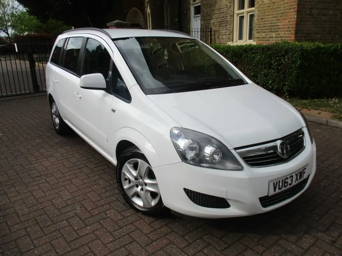 2013-vauxhall-zafira-16-exclusiv-big-1