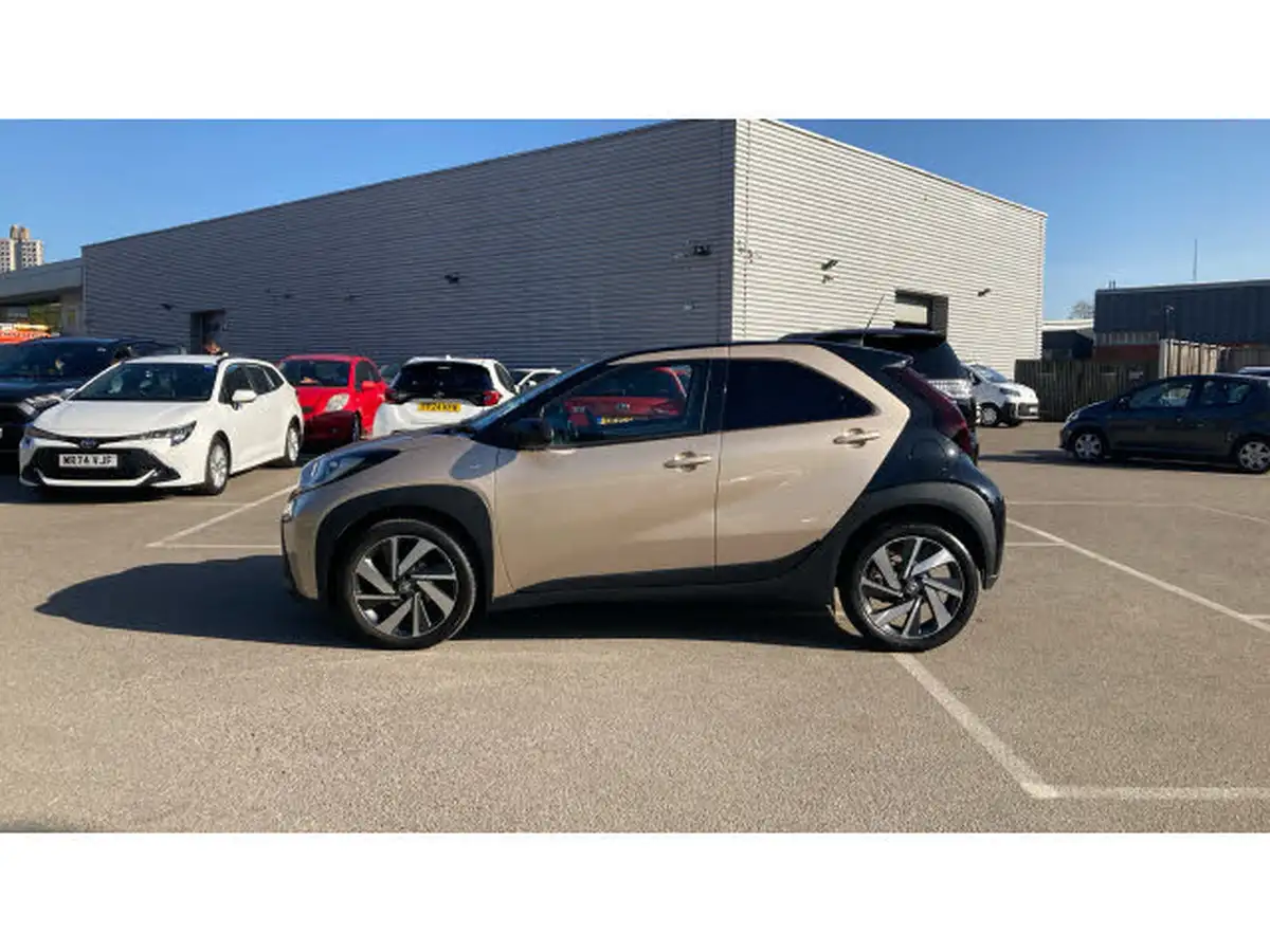 2022-toyota-aygo-x-10-vvt-i-edge-cvt-big-16