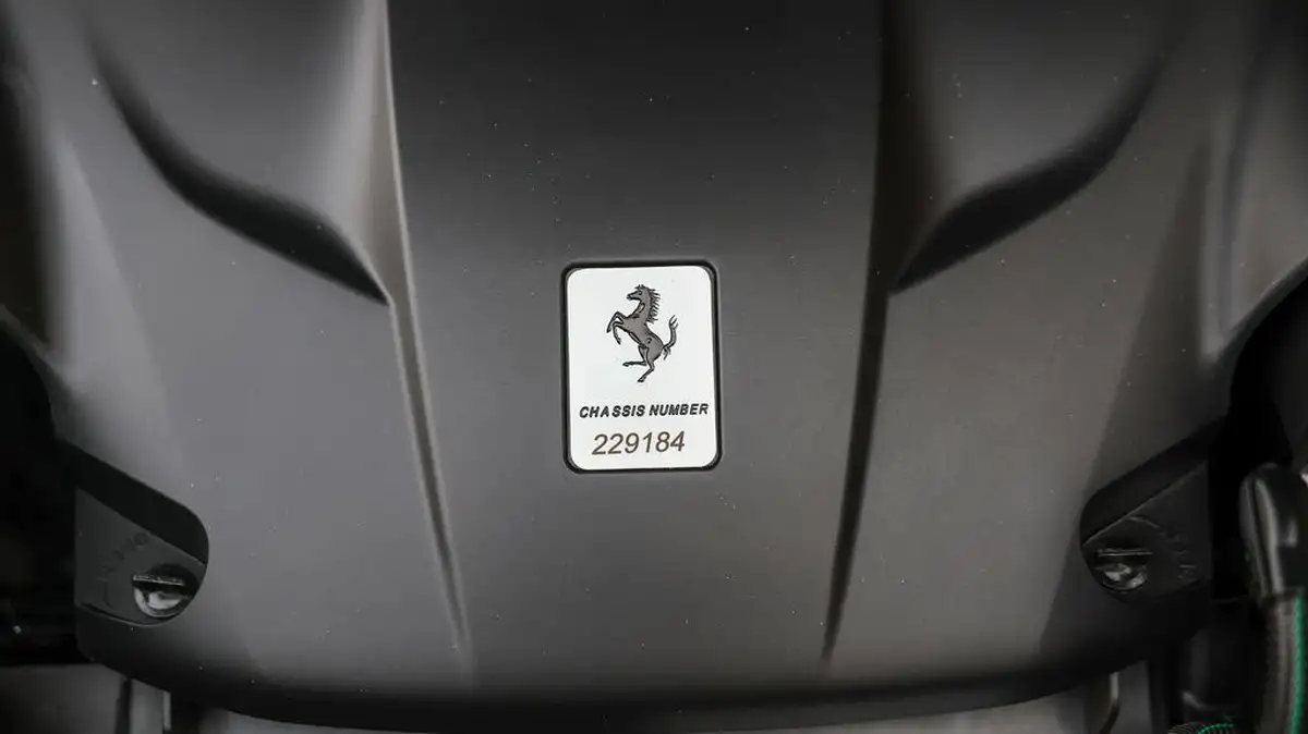 2017-ferrari-california-39-t-big-46