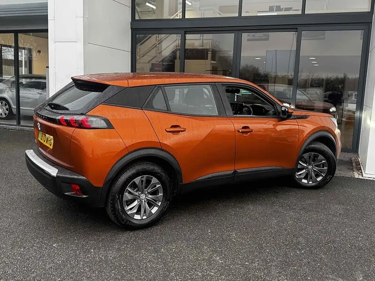 2021-peugeot-2008-suv-e-active-big-11