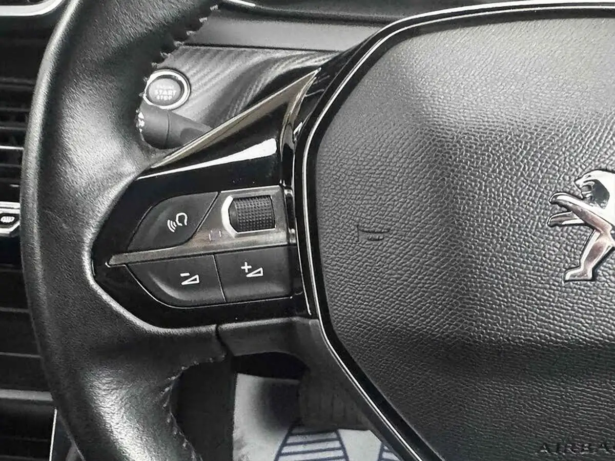 2021-peugeot-2008-suv-e-active-big-37